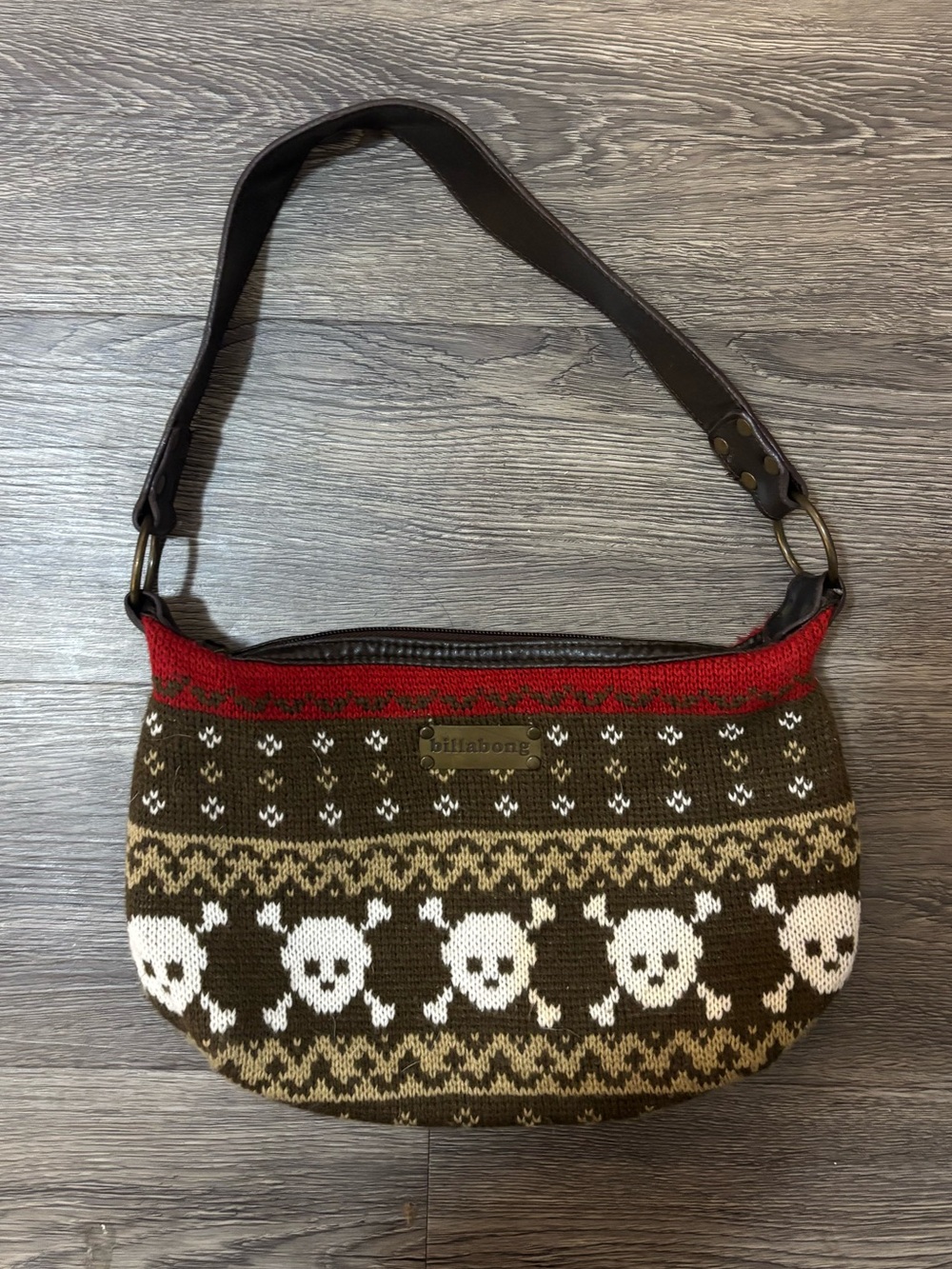 billabong skull bag